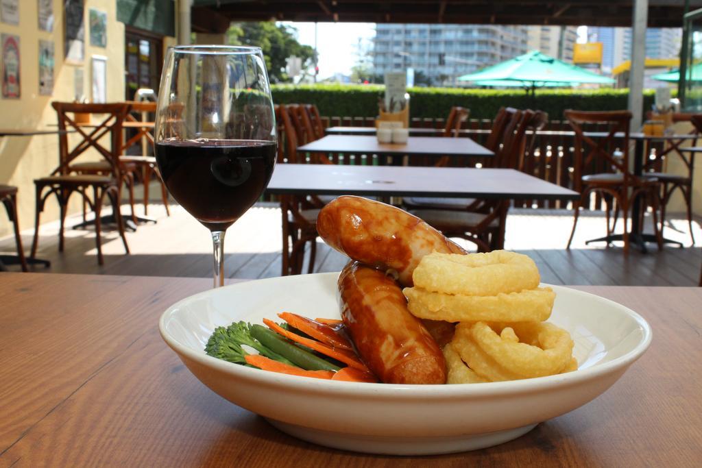 Darcy Arms Hotel Motel Gold Coast Bagian luar foto