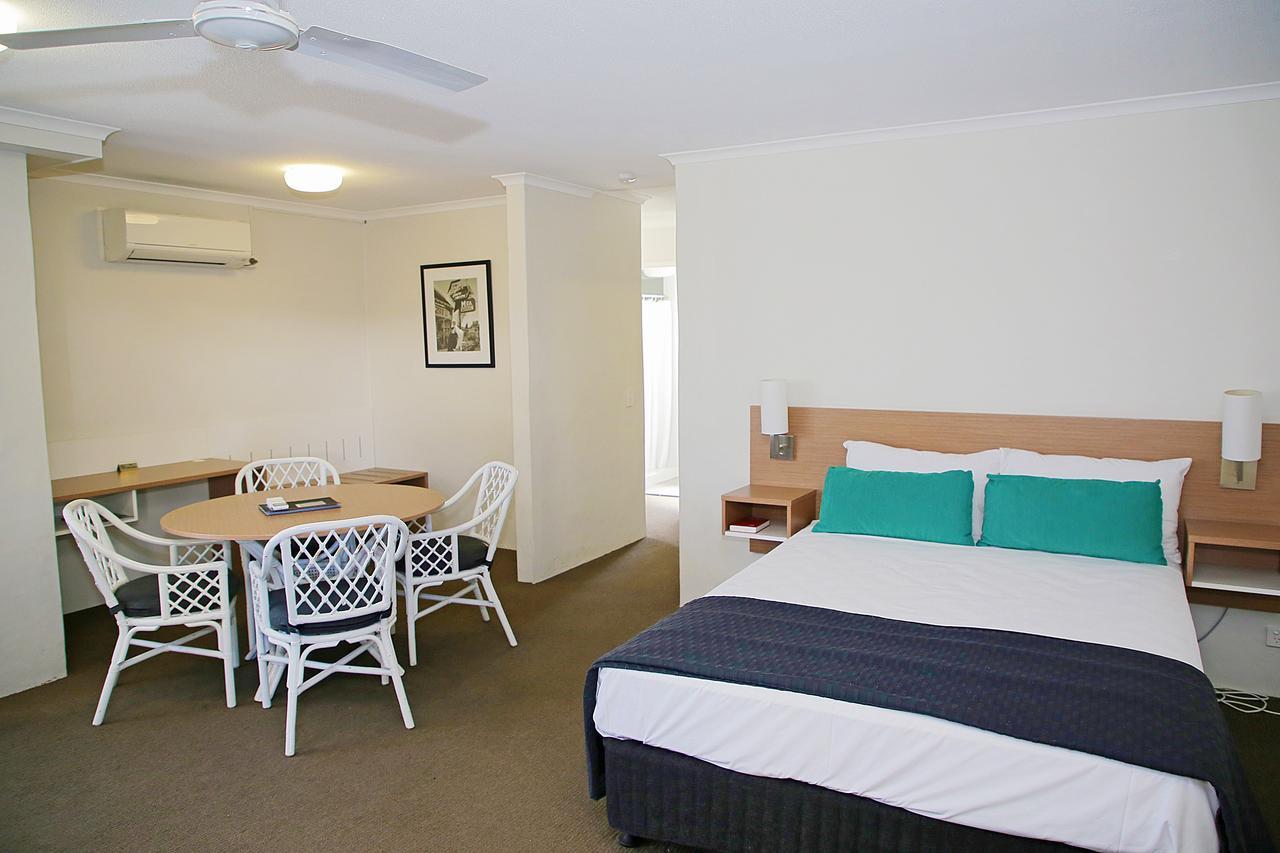 Darcy Arms Hotel Motel Gold Coast Bagian luar foto