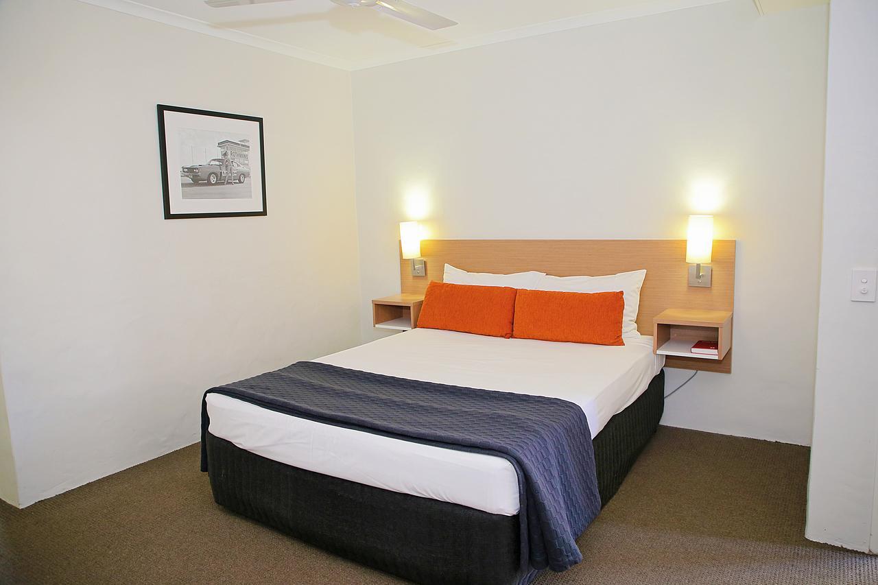 Darcy Arms Hotel Motel Gold Coast Bagian luar foto