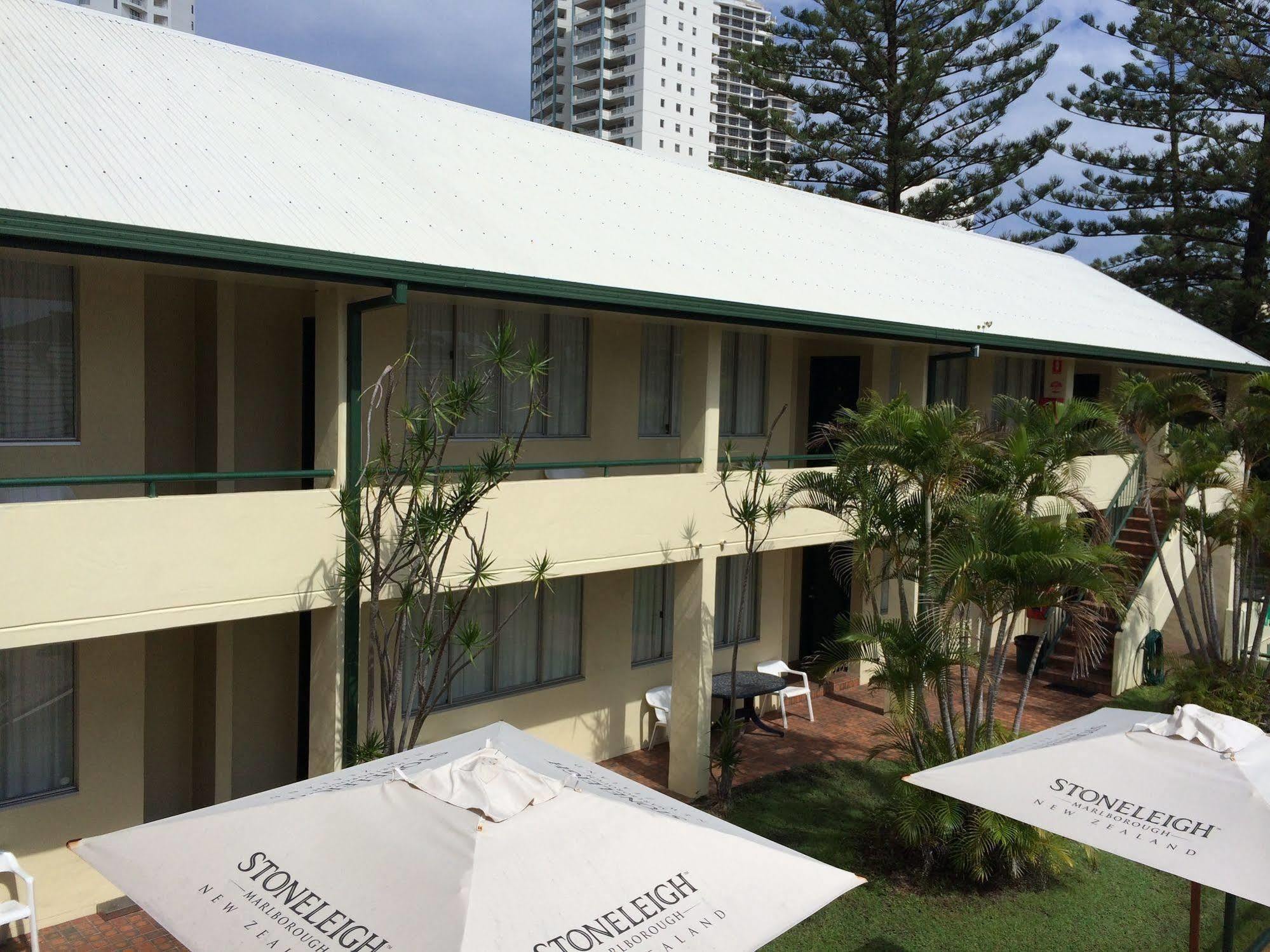 Darcy Arms Hotel Motel Gold Coast Bagian luar foto