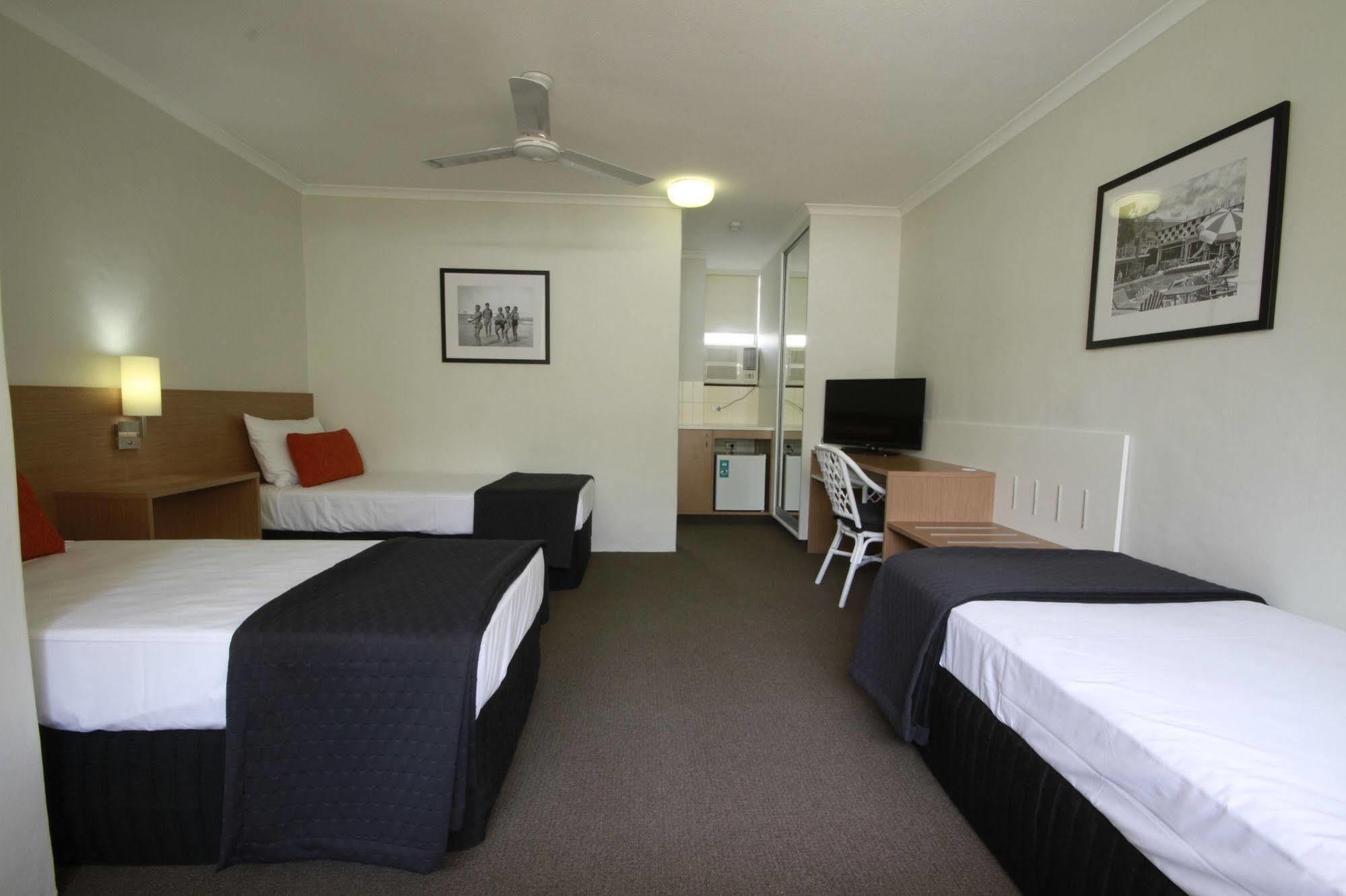 Darcy Arms Hotel Motel Gold Coast Bagian luar foto