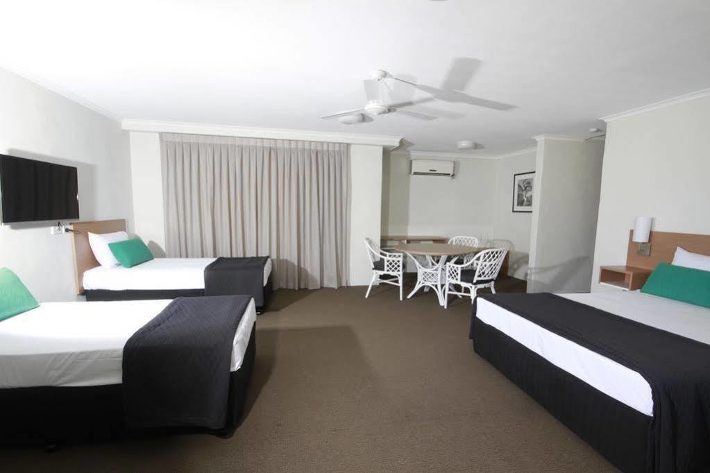 Darcy Arms Hotel Motel Gold Coast Bagian luar foto