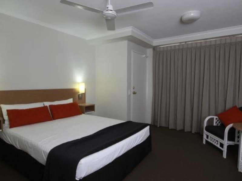 Darcy Arms Hotel Motel Gold Coast Bagian luar foto